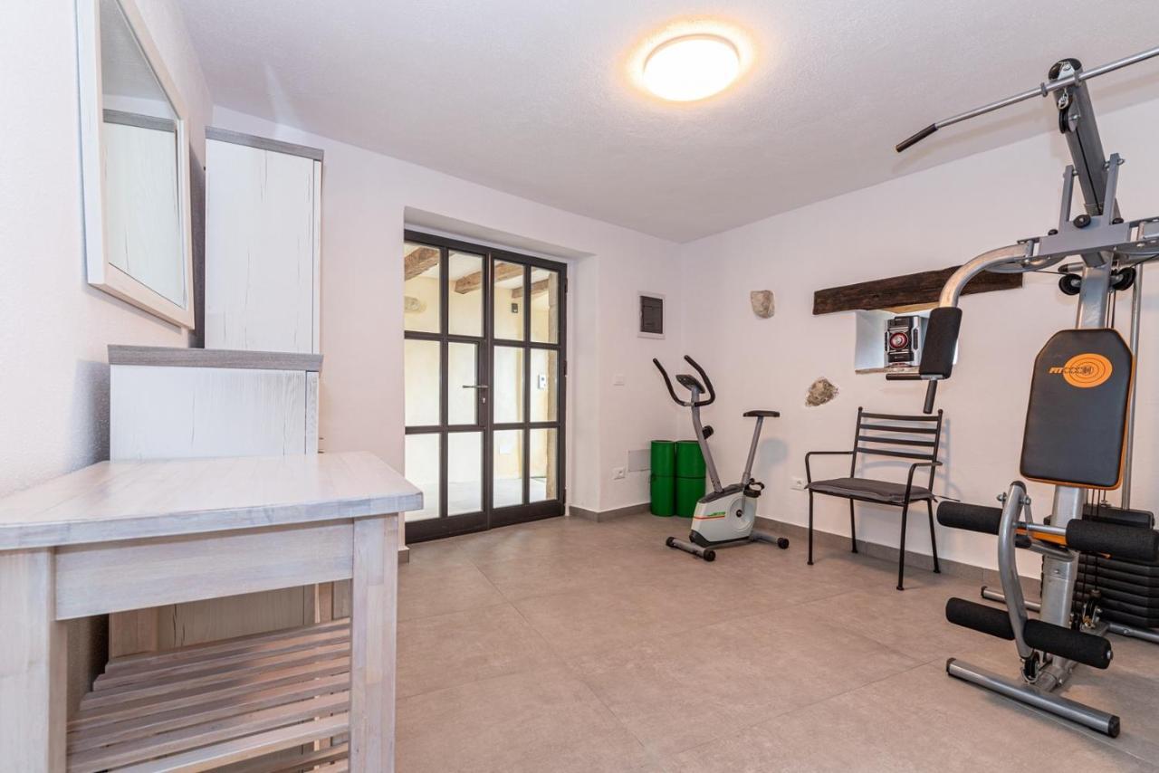 Casa Amelia In Pićan Exteriér fotografie