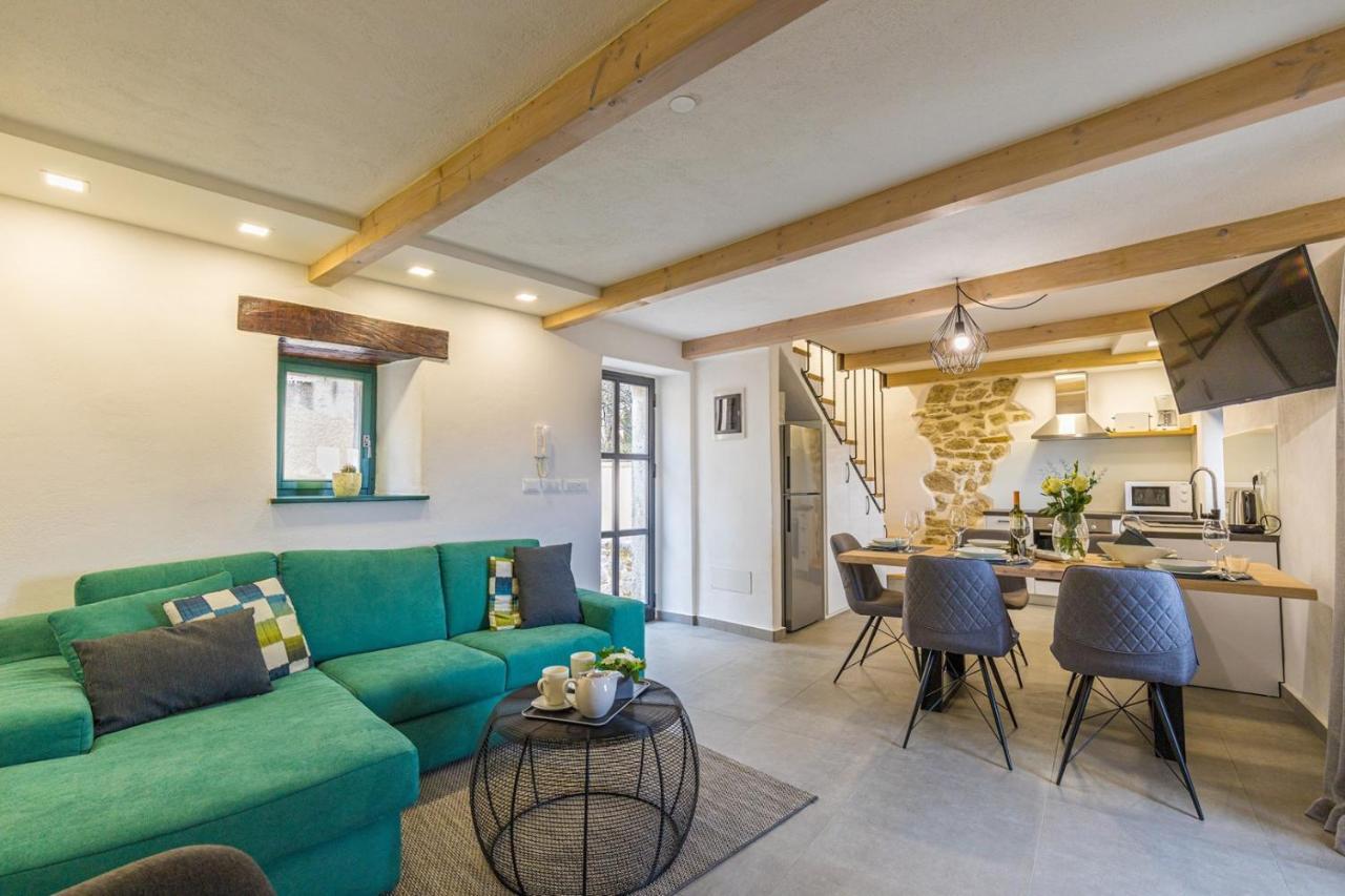 Casa Amelia In Pićan Exteriér fotografie