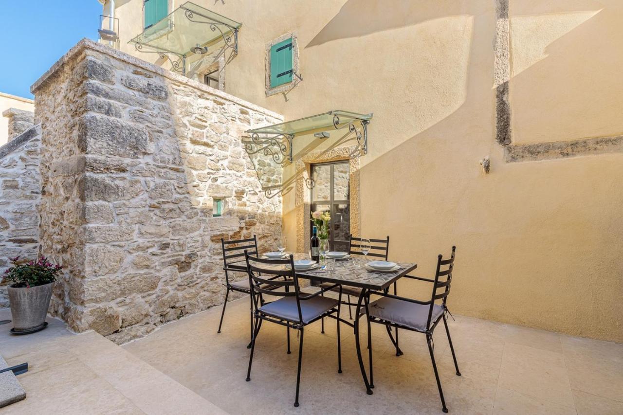 Casa Amelia In Pićan Exteriér fotografie