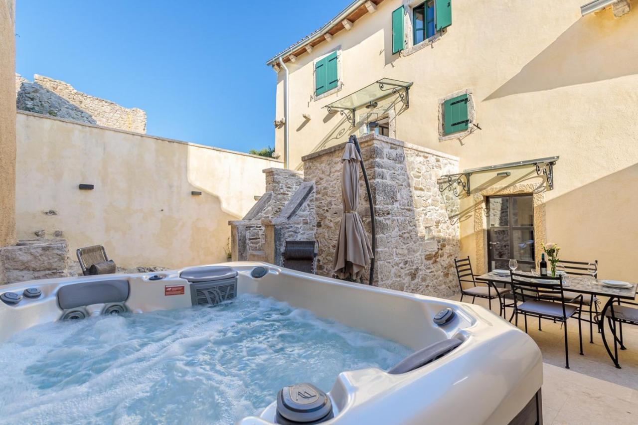 Casa Amelia In Pićan Exteriér fotografie