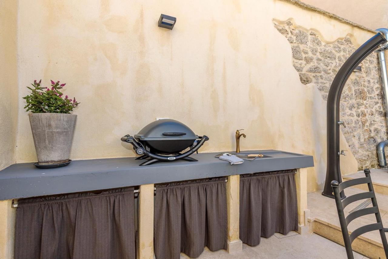 Casa Amelia In Pićan Exteriér fotografie